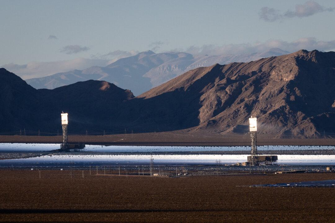 Mojave Desert Solar Plant Once Hailed as a Marvel Will Close as a Glowing Relic