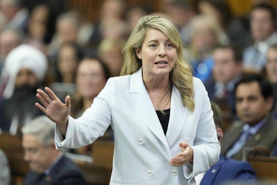 Ottawa Says It Will ‘Keep Working’ With Ontario Paper Mill to Resume Its Operations