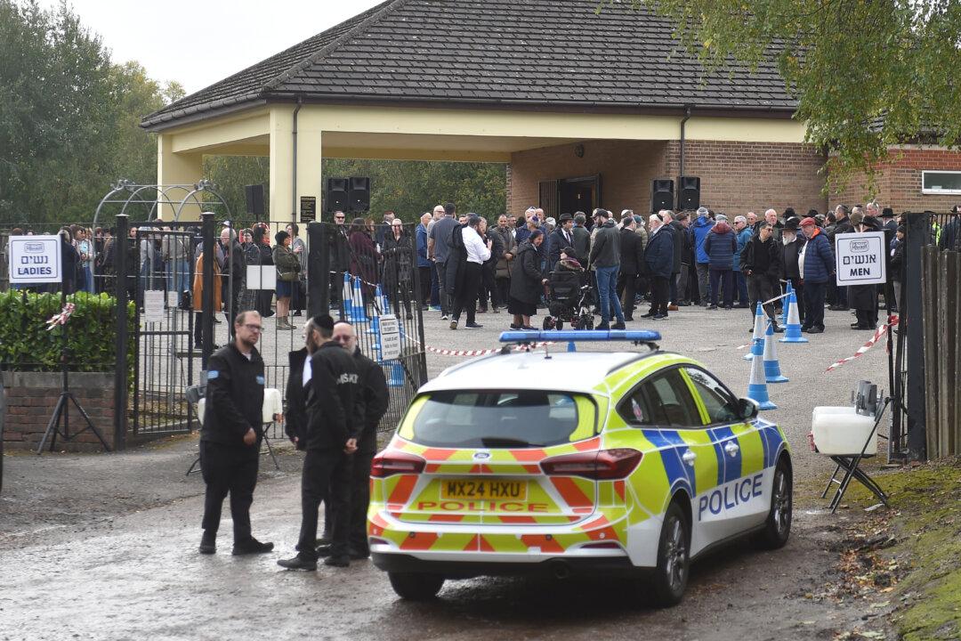UK Synagogue Attacker Pledged Allegiance to ISIS During Emergency Call: Police