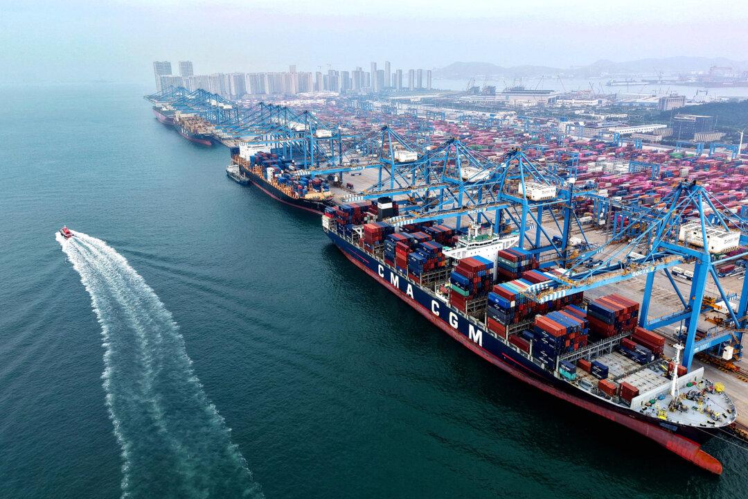 China Retaliates Against US Port Fees With Additional Charges on American Ships