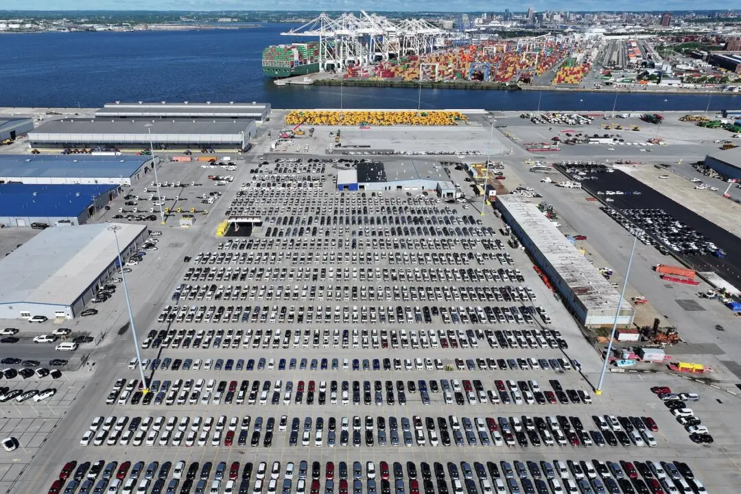 Automakers Face $10 Billion Tariff Bill on Canadian, Mexican Imports So Far This Year