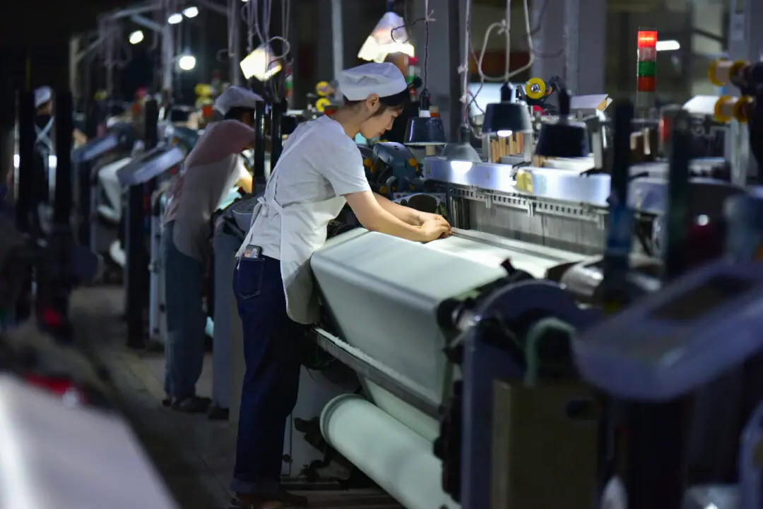 China’s Economy Grows at Slowest Pace in a Year