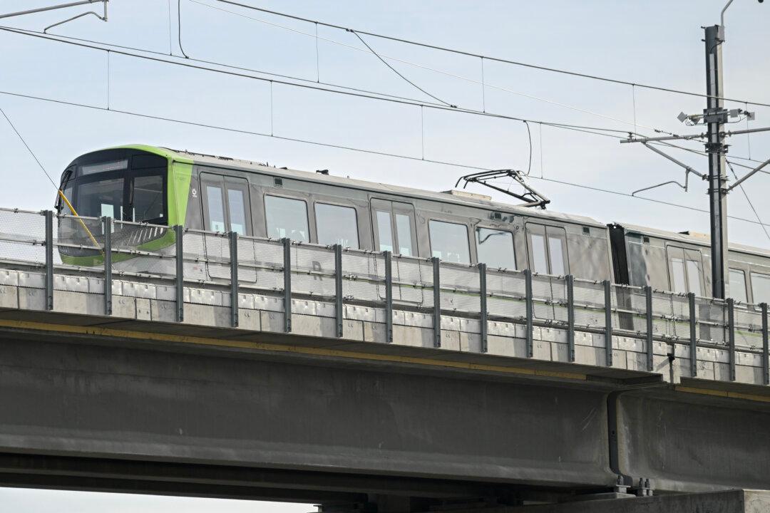 Montreal Light-Rail Network Set to Open 14 New Stations on Nov. 17
