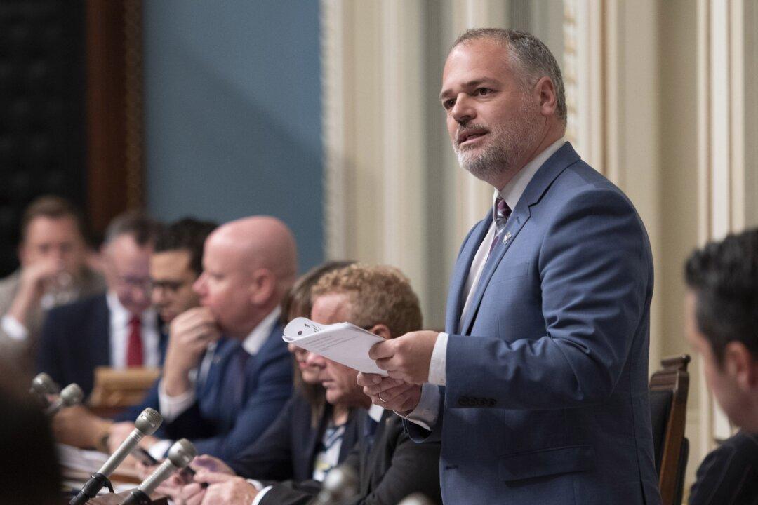 Quebec Government to Arm Roadside Traffic Inspectors