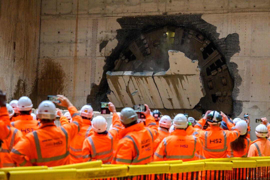 HS2 Digs Final Deep Tunnel Between Birmingham and West London