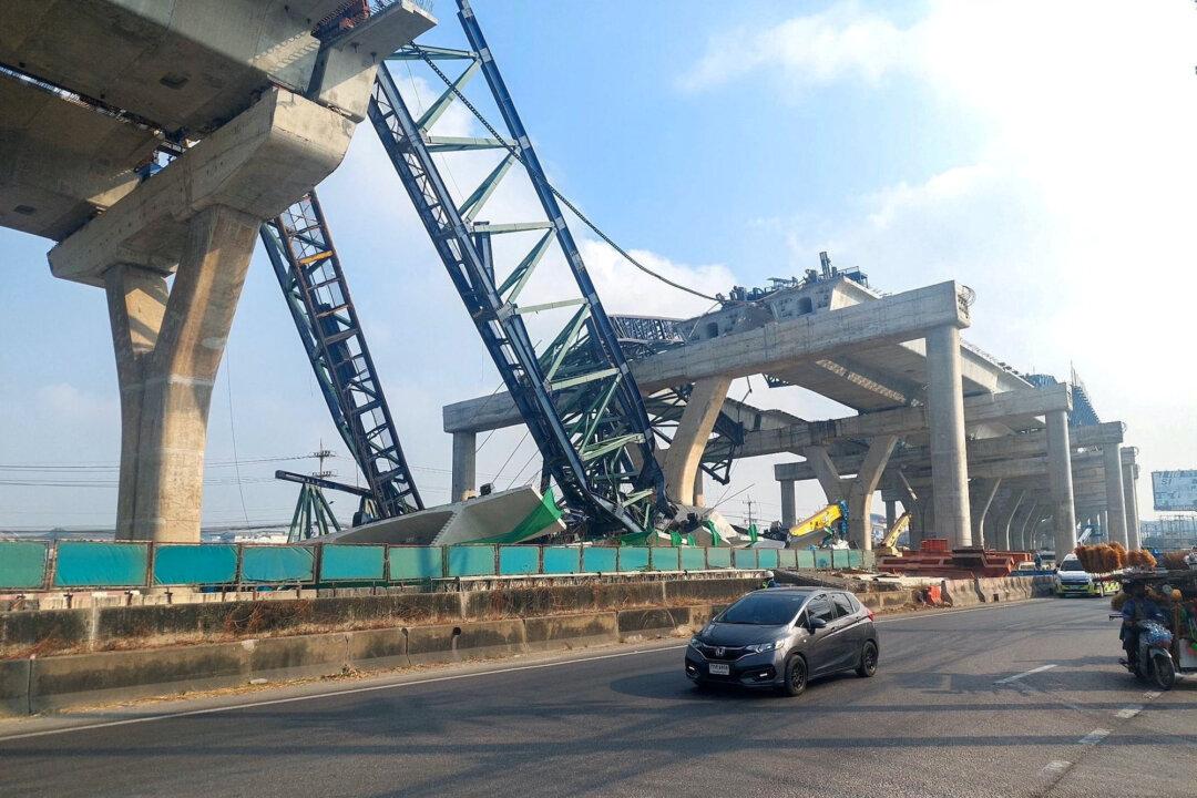 2 Dead in Thailand After Another Crane Collapses, Crushing Cars