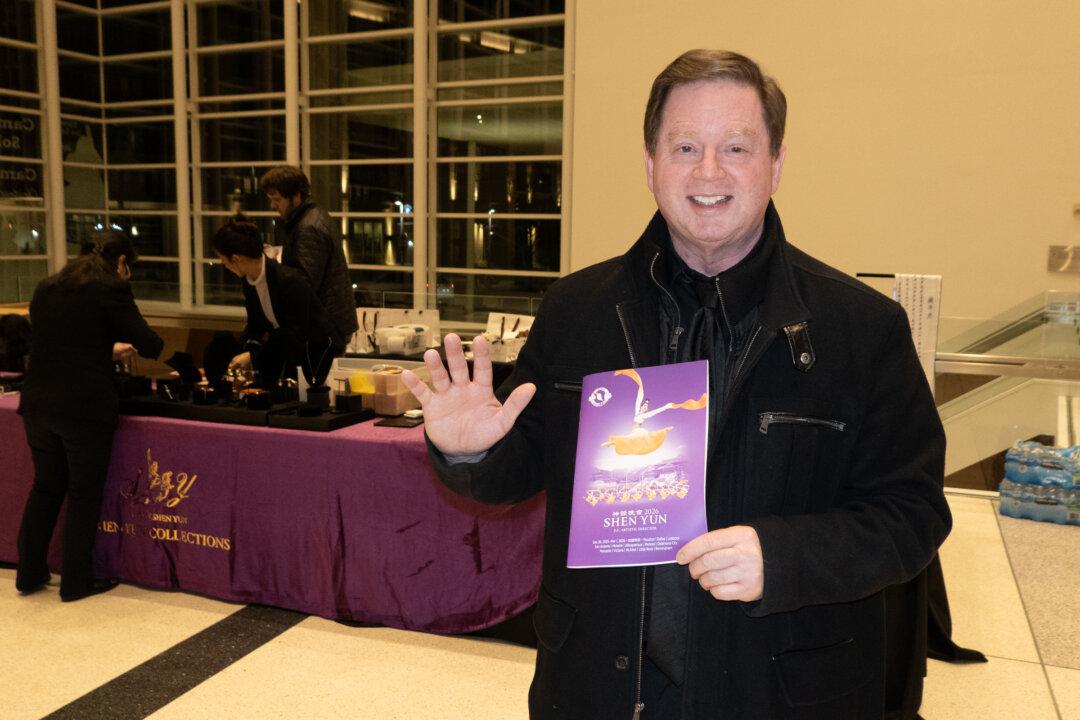 ‘Something Called Me’ to See Shen Yun: Doctor