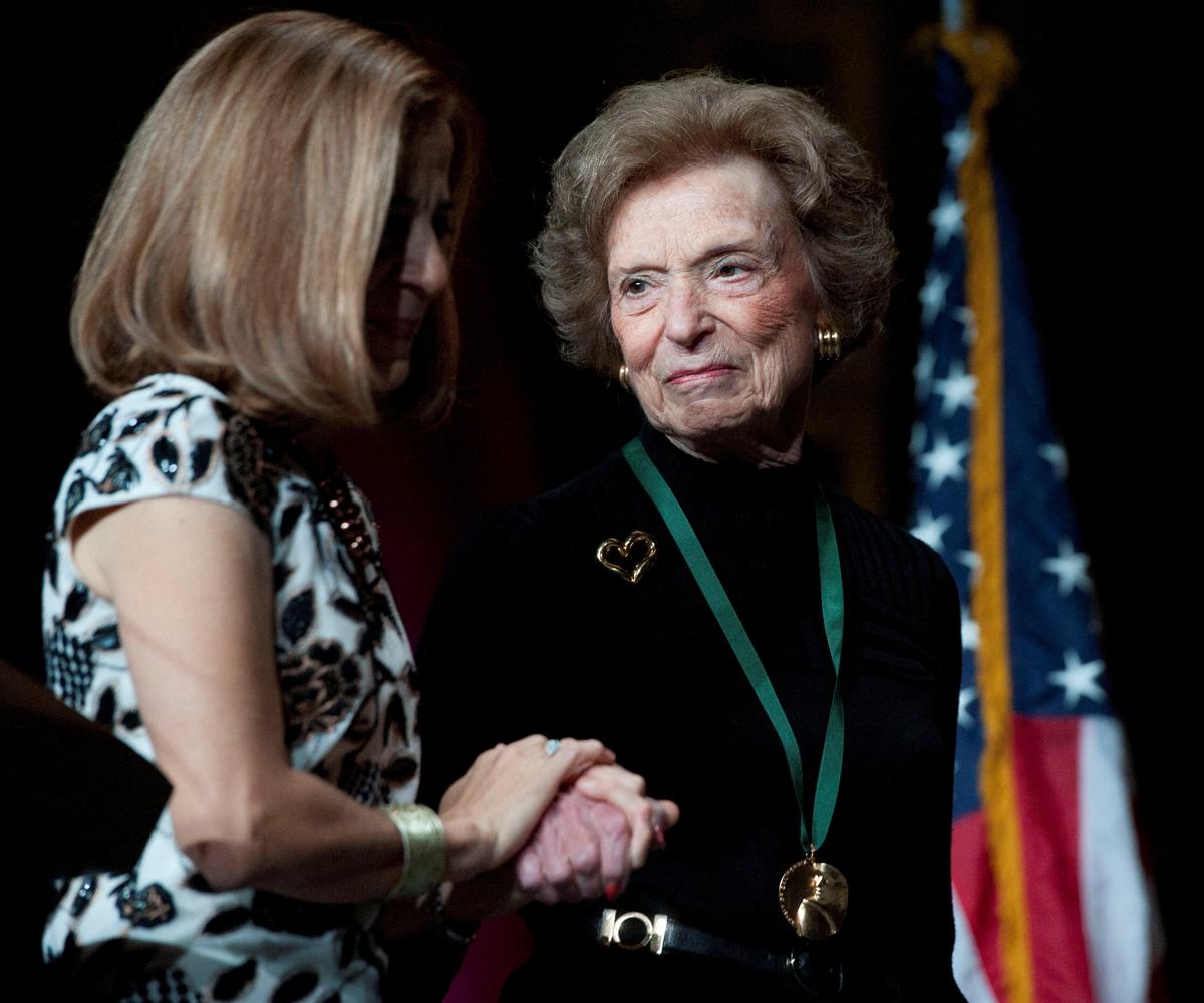 Gap Cofounder Doris Fisher Dies at 94; Helped Grow Jeans Store Into Fashion Powerhouse