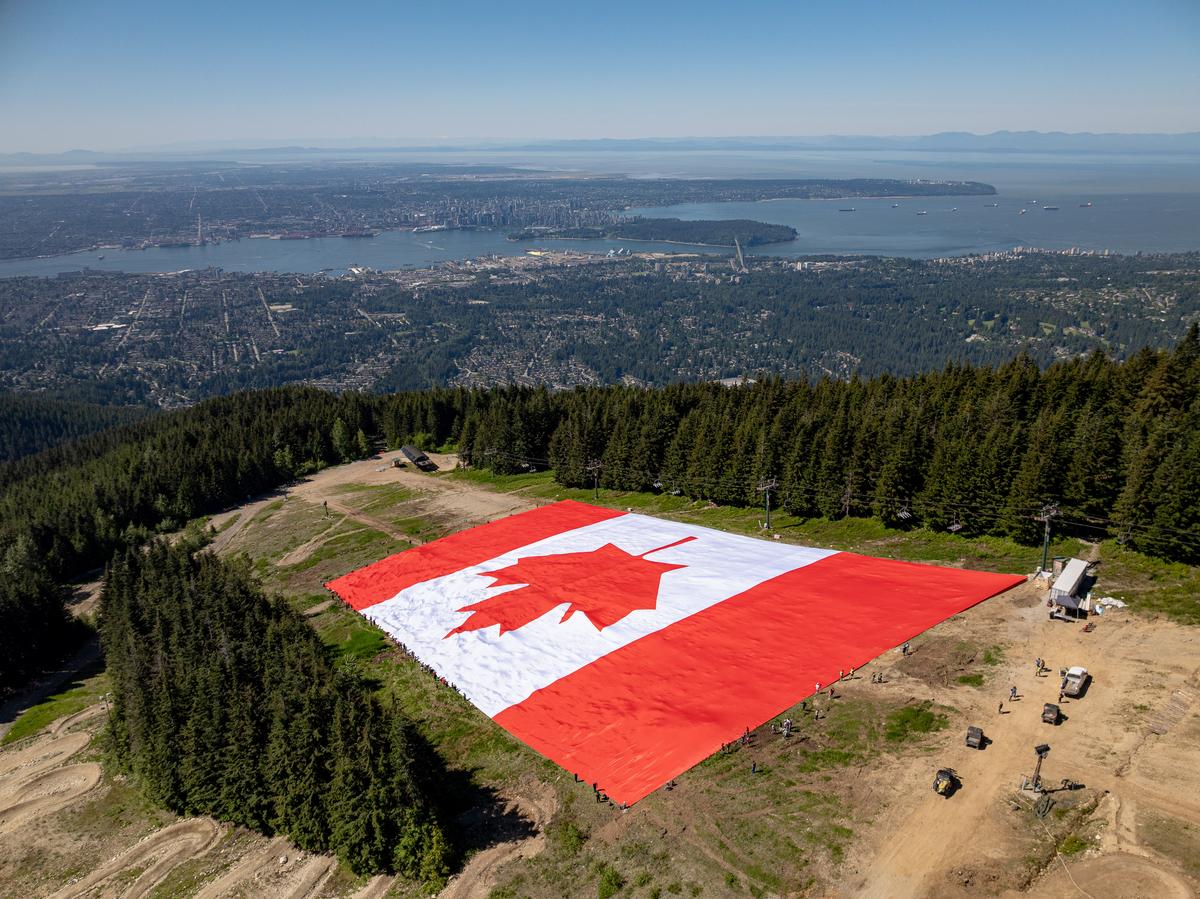 ‘Biggest Canadian Flag’ Unfurled in Vancouver for World Cup, but May Breach Etiquette