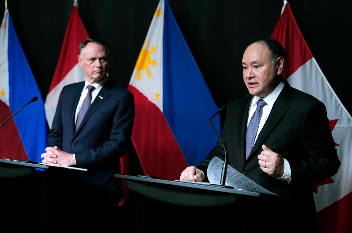 Philippines Works to Build Closer Defence Ties to Canada as It Squares Off With China