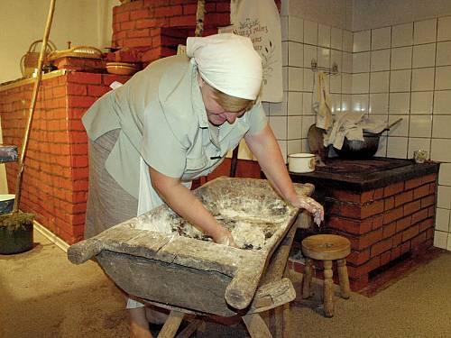 Family bread-baking is done by the women using age-old recipes and techniques.<br/>(State Agency of Intangible Cultural Republic of Latvia)
