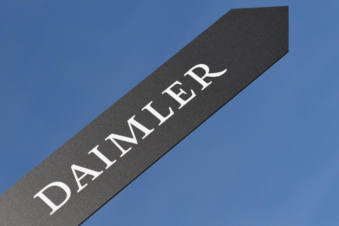 Daimler Truck Reaches Deal With United Auto Workers, Averts US Strike