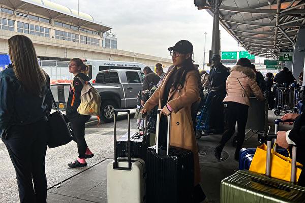 More Chinese Researchers Denied Entry to US as Tech War Intensifies