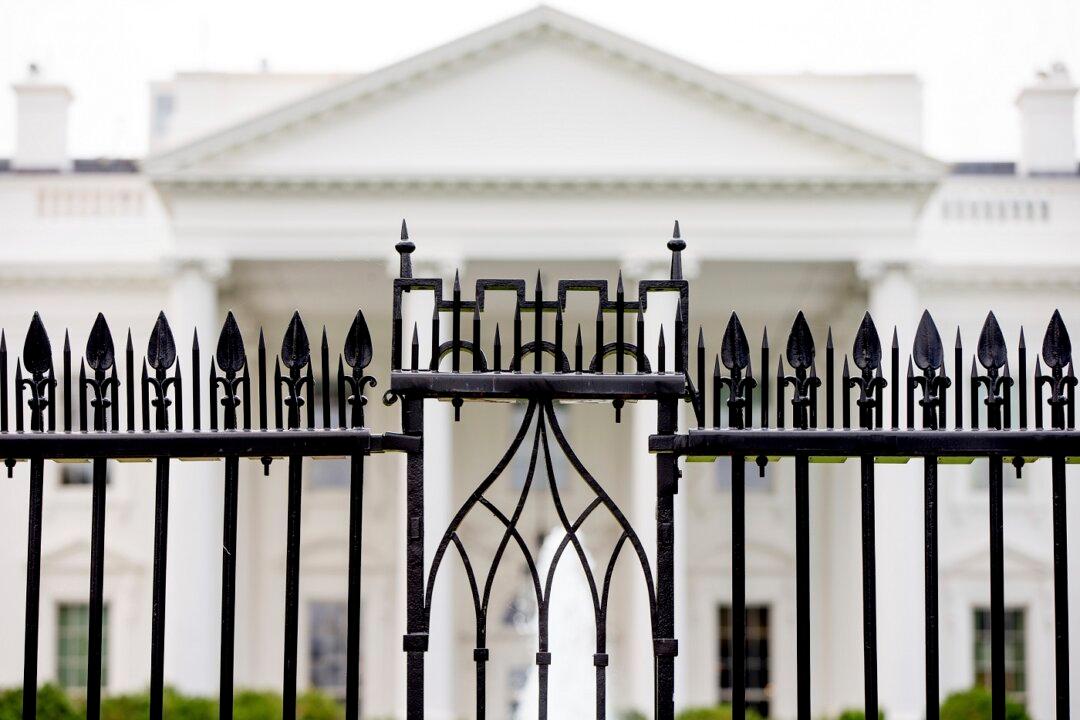 Driver Dies After Crashing Into Security Barrier Around White House Complex: Authorities