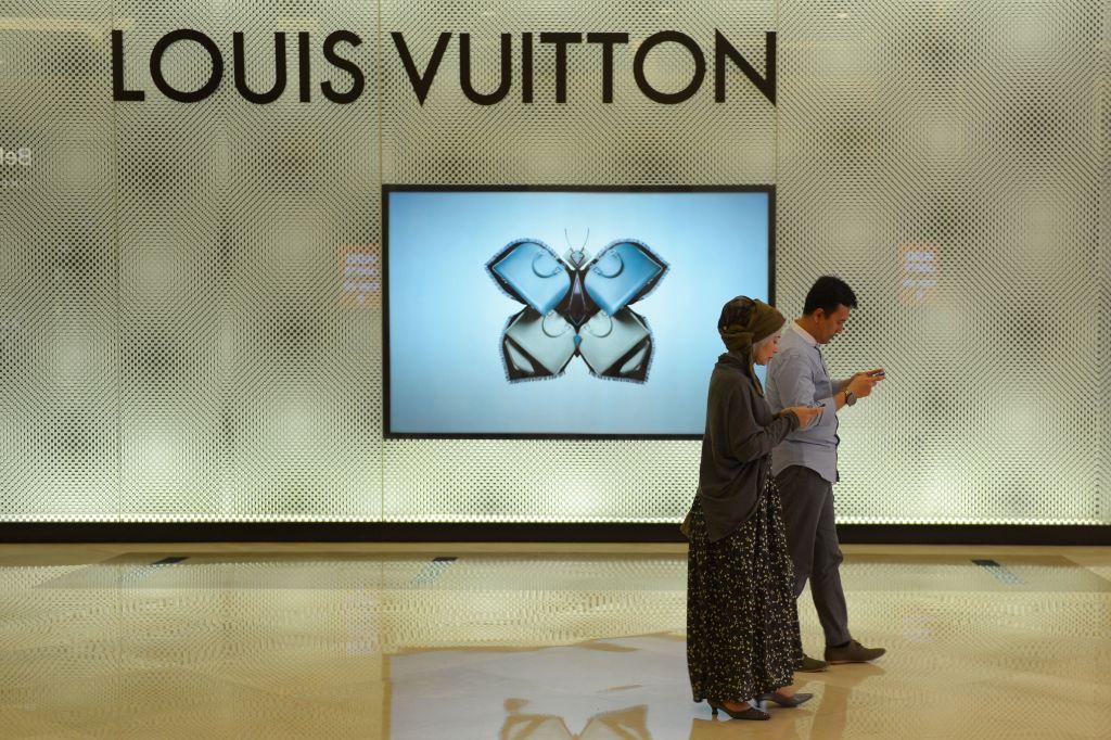 ANALYSIS: Digital ID Deadline Looms, Yet Only 8 Percent of Indonesians Are Onboard