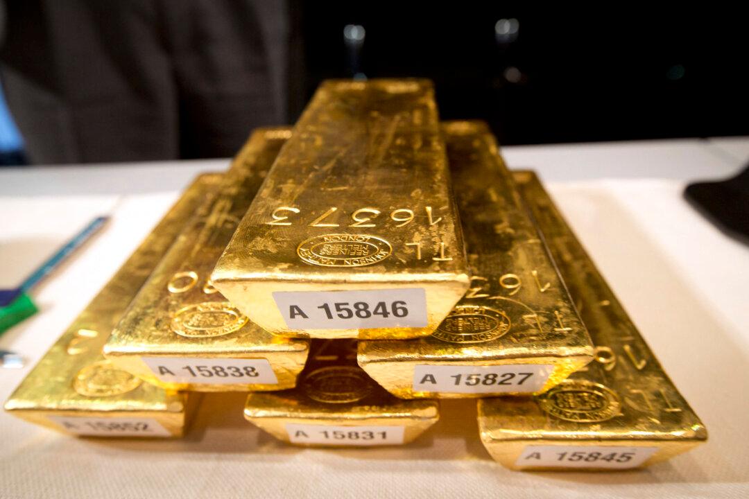 Gold Prices Keep Hitting Record Highs Amid US–China Tariff War
