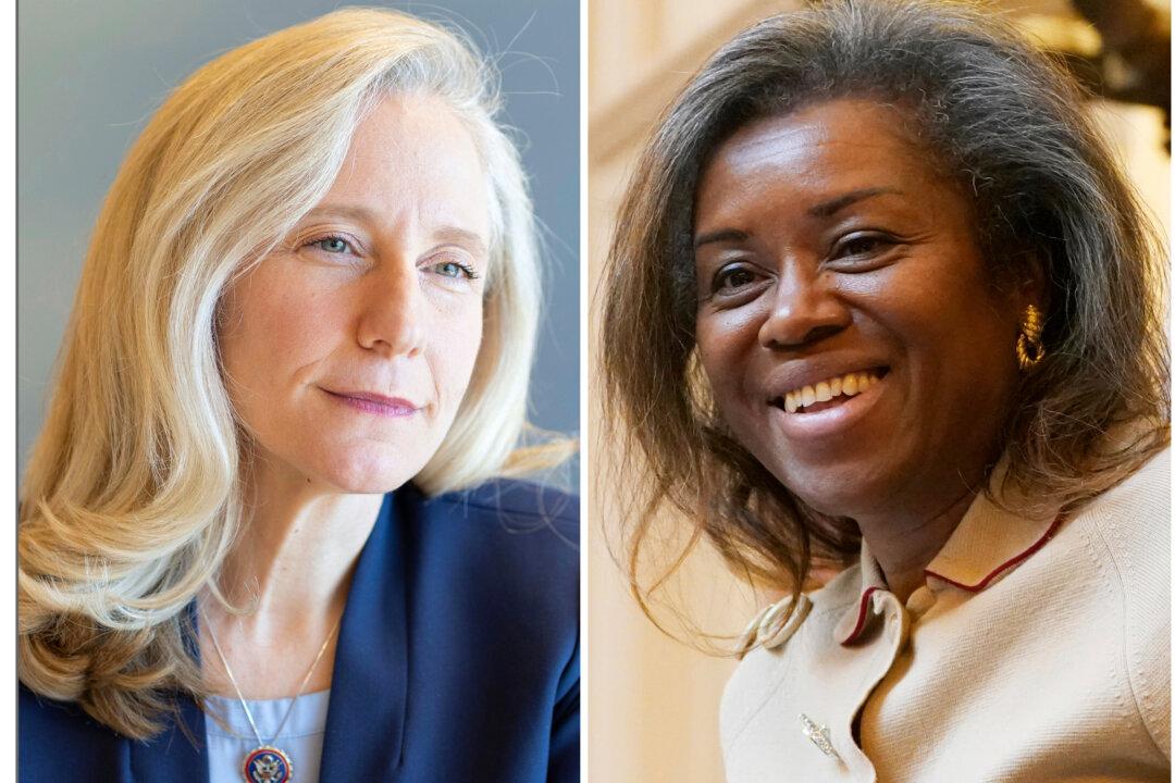 Spanberger, Sears Make Final Pitches to Virginians Ahead of Election