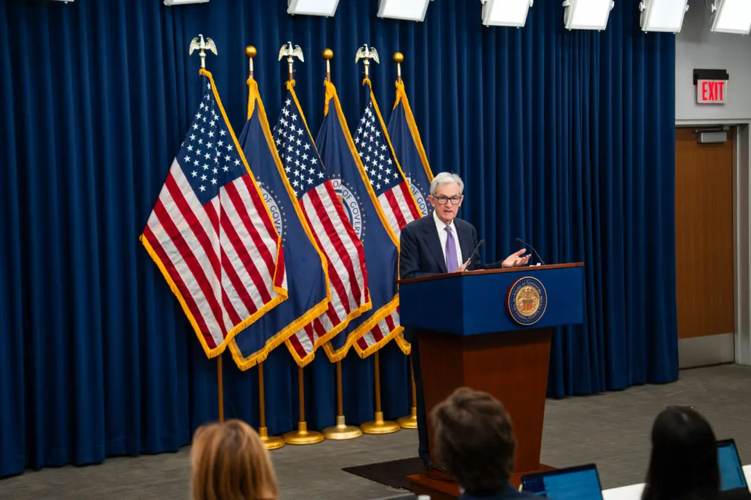 Federal Reserve Minutes Reflect Ongoing Divergence Over Interest Rates