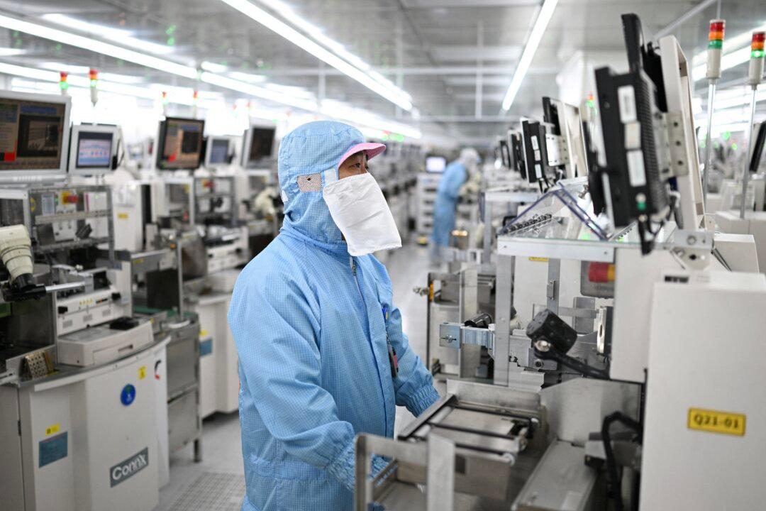 US to Impose China Chip Tariffs in 2027