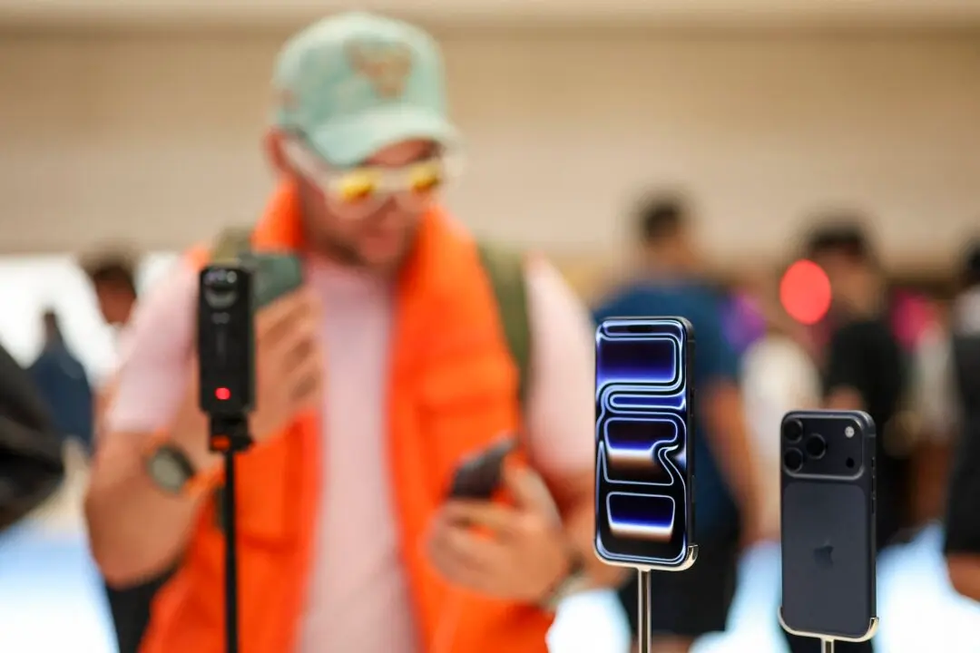 Apple Issues iPhone Security Update, Warns of Sophisticated Web Attack