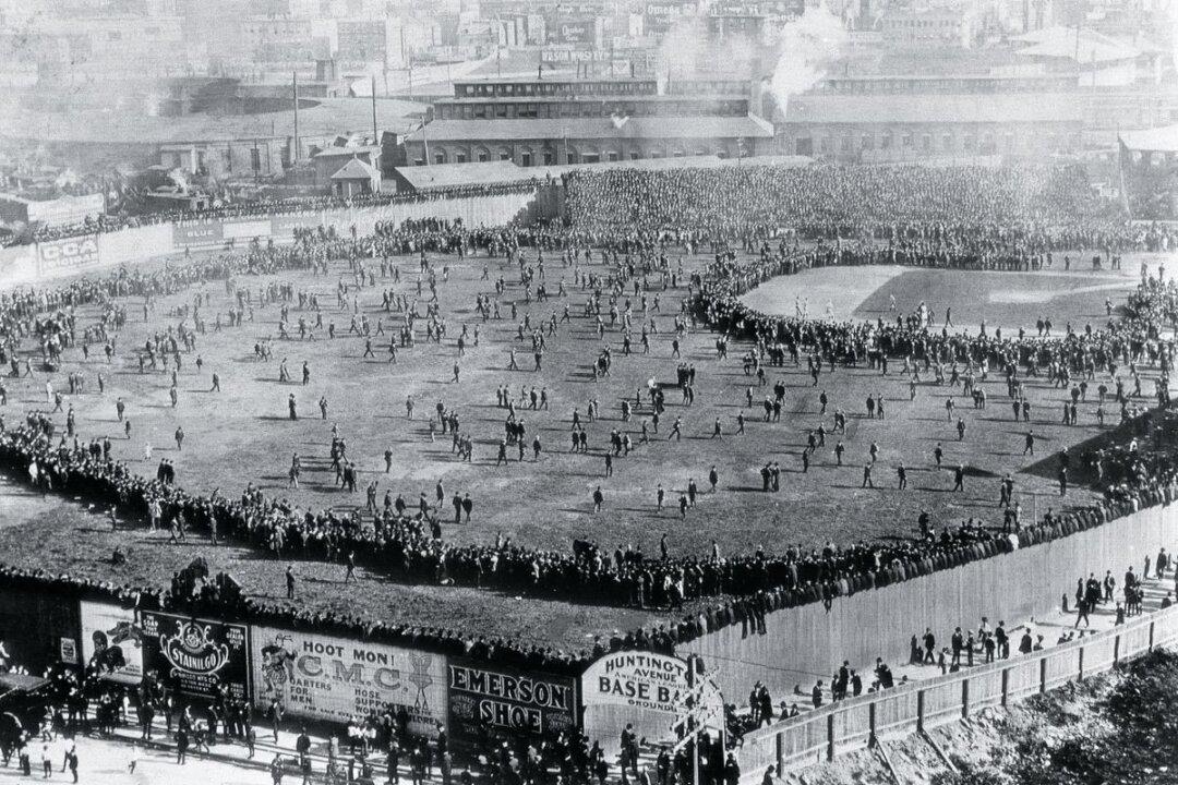 How a Meeting in Grand Central Hotel Saved the Game of Baseball