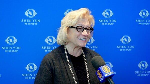 Tomball Mayor in Love With the Beauty and Pageantry of Shen Yun