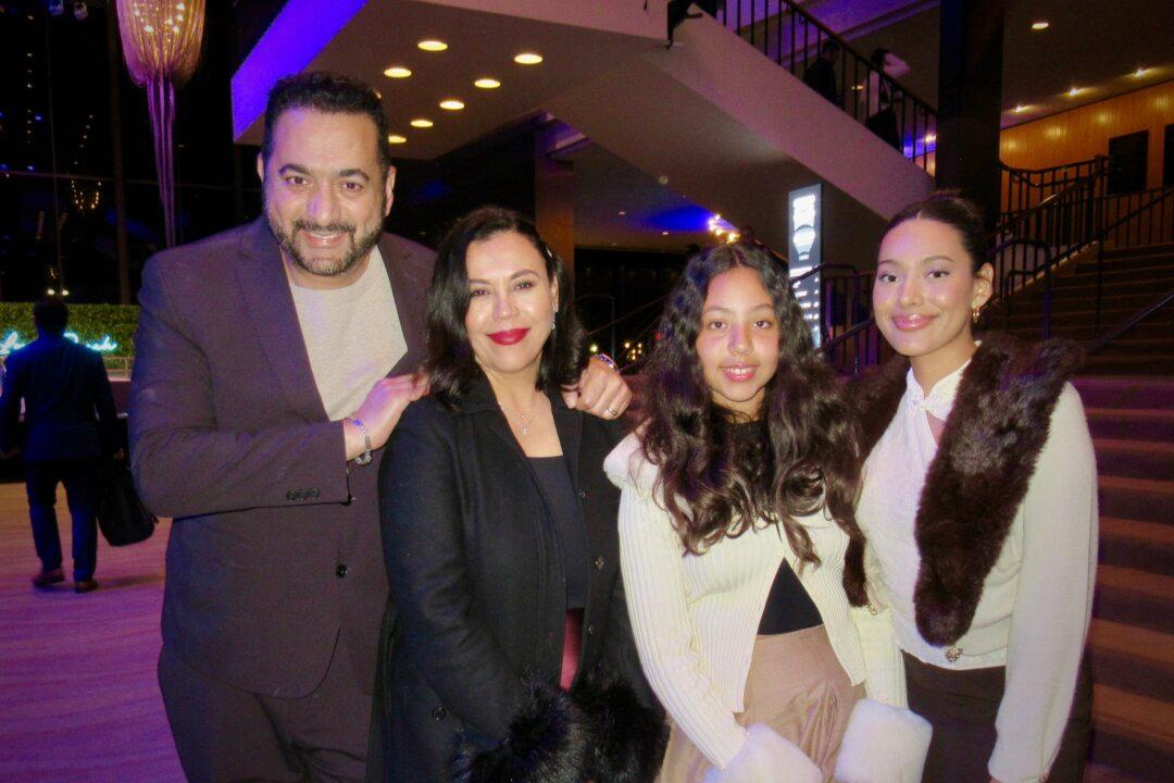 Podcast Host Praises Shen Yun for Delivering a Divine Message