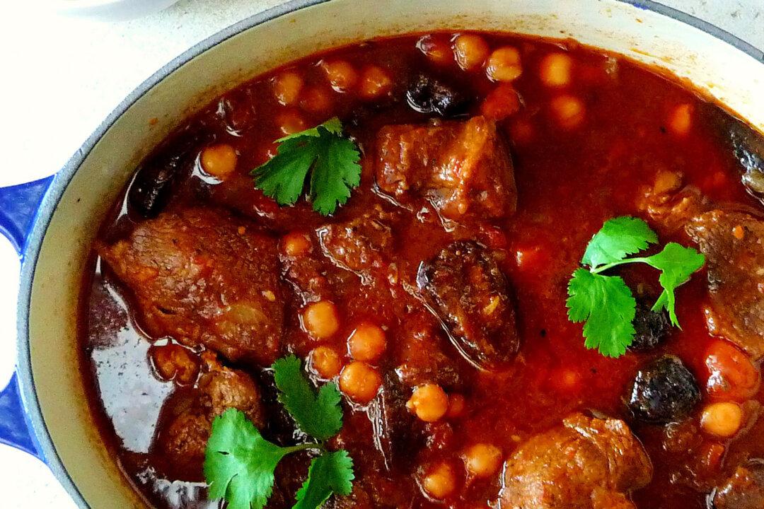 Lamb Stew With Figs and Chickpeas