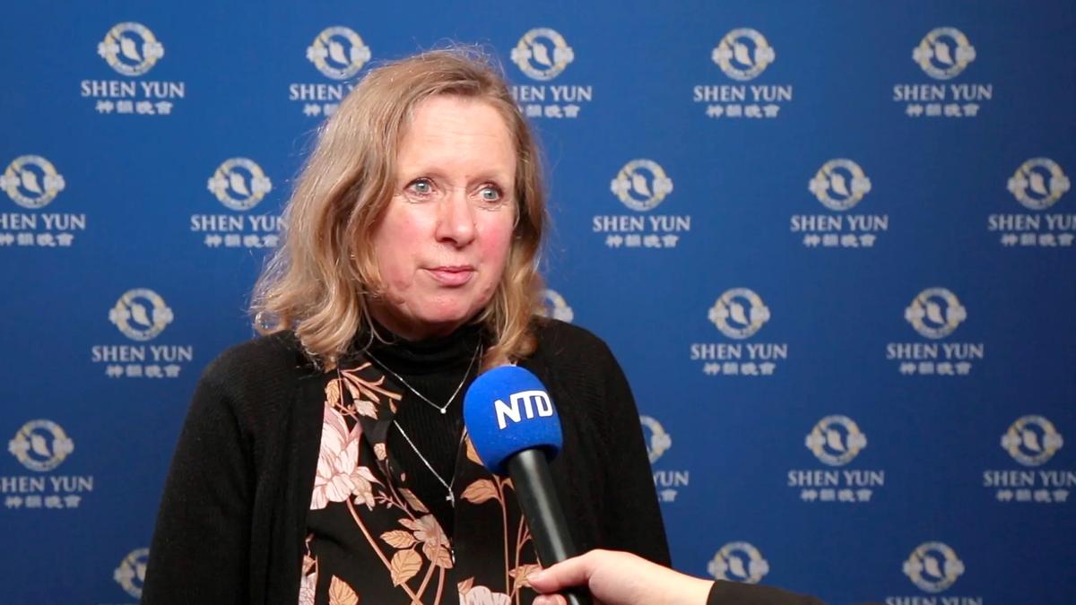 Shen Yun Brings Grace, Says Glasgow Patron