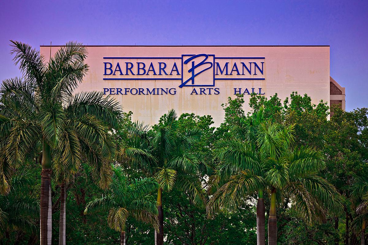 Graphic Designer: Phenomenal Workmanship in Shen Yun Staging