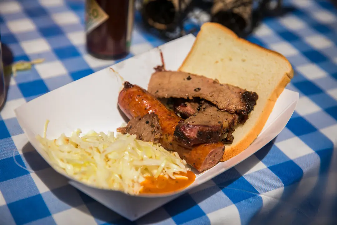 49-Year-Old Australian Barbecue Chain Enters Receivership, 500 Staff at Risk