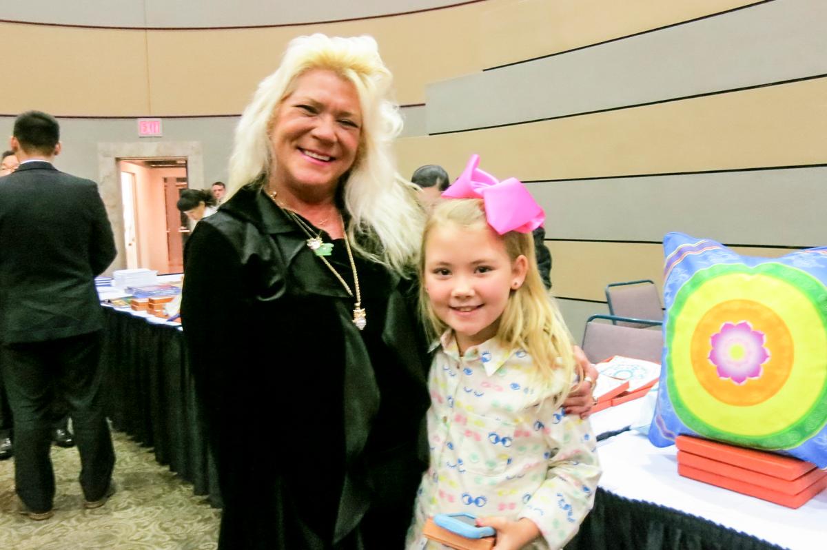 Former Sociologist Tears up With Inner-Peace Felt at Shen Yun