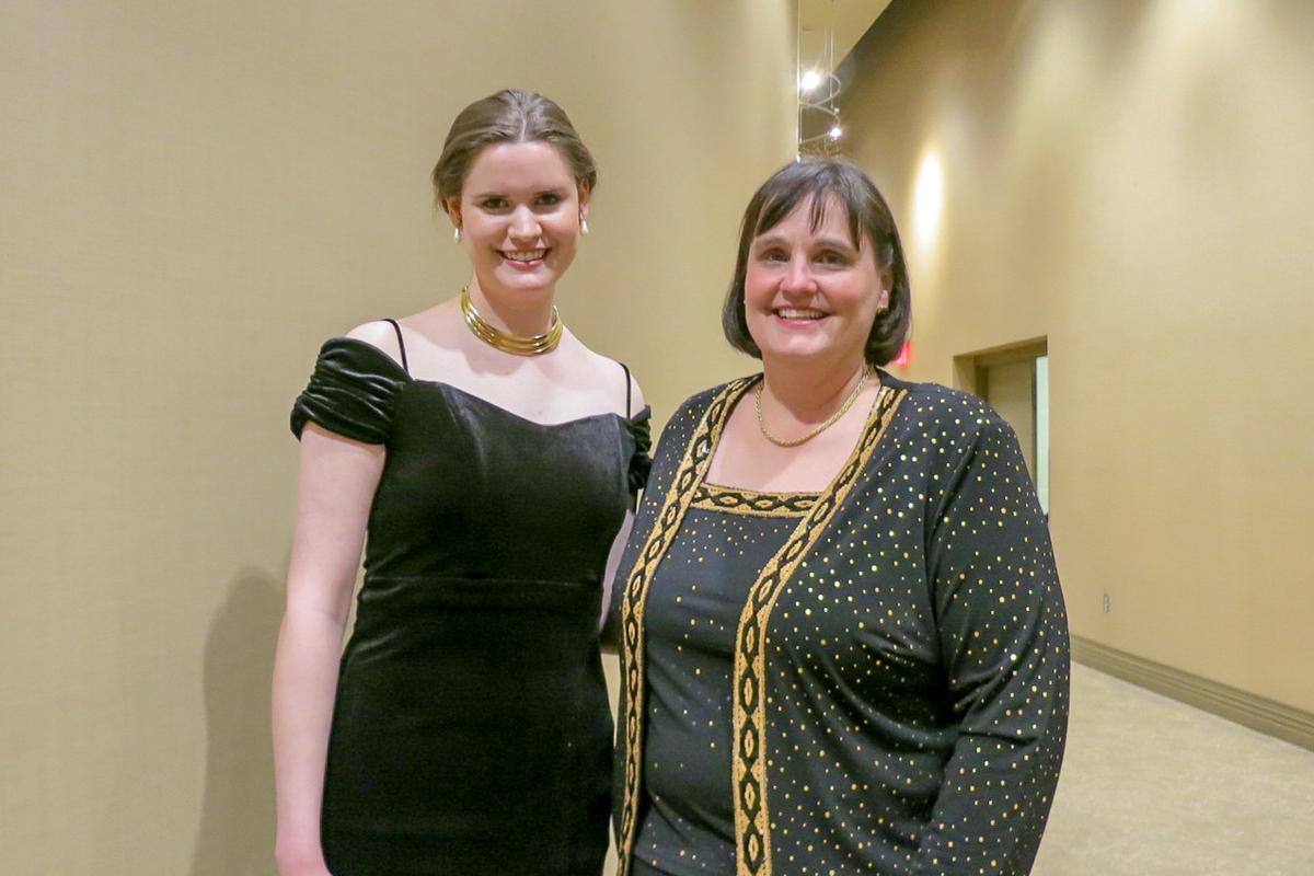 Fine Arts School Director Enjoys the Unison of Shen Yun Dancers