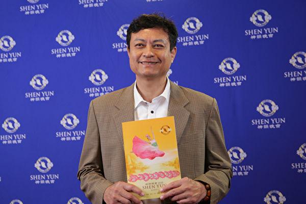 Seeing Beautiful Shen Yun Is Good for Running Business