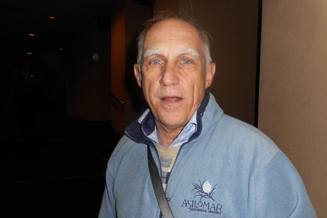 Professor: Spirituality in Shen Yun ‘Rings With People’s Hearts’