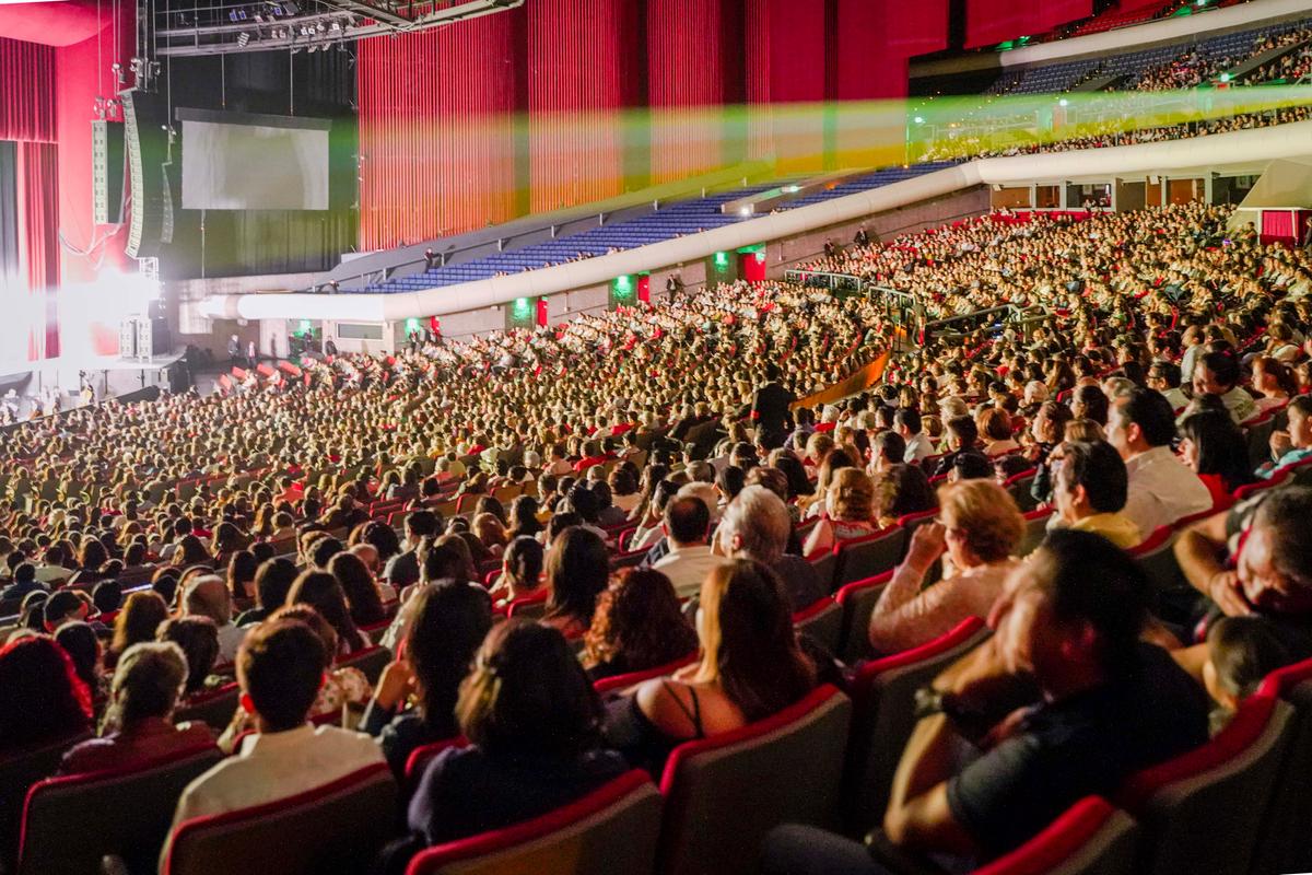 Actress Shocked by Perfection of Shen Yun