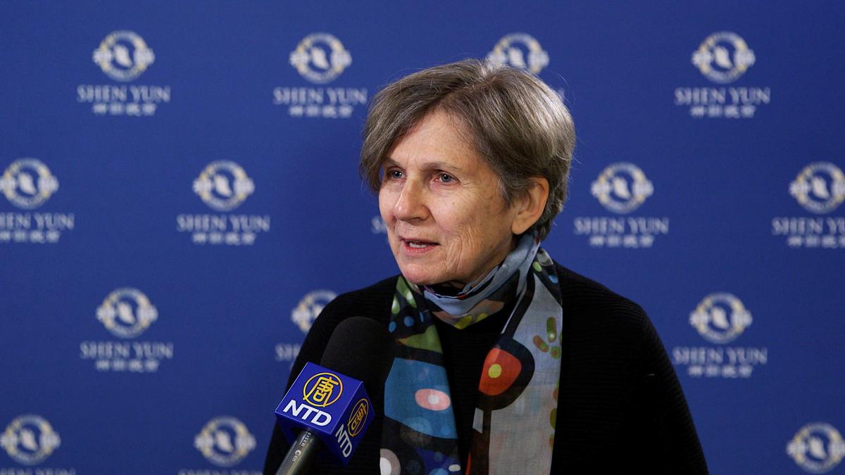 CCUNESCO Chair Felt Like Leaping Out of Her Seat at Shen Yun