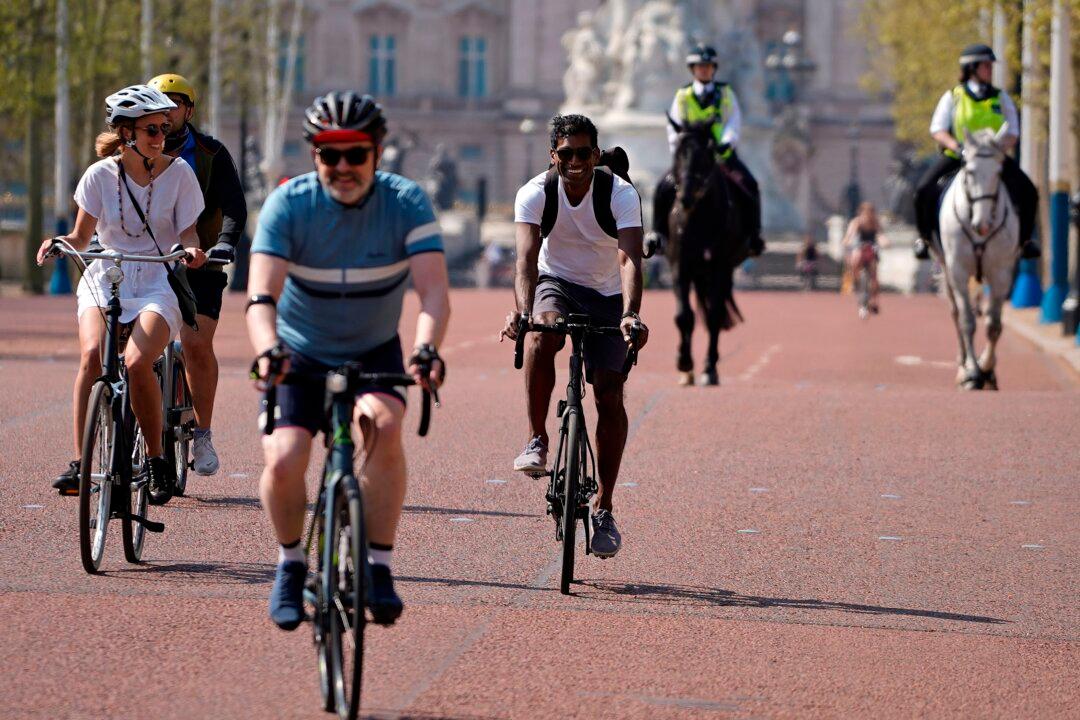 Dangerous Cyclists Could Face Up to 14 Years in Prison, Say MPs