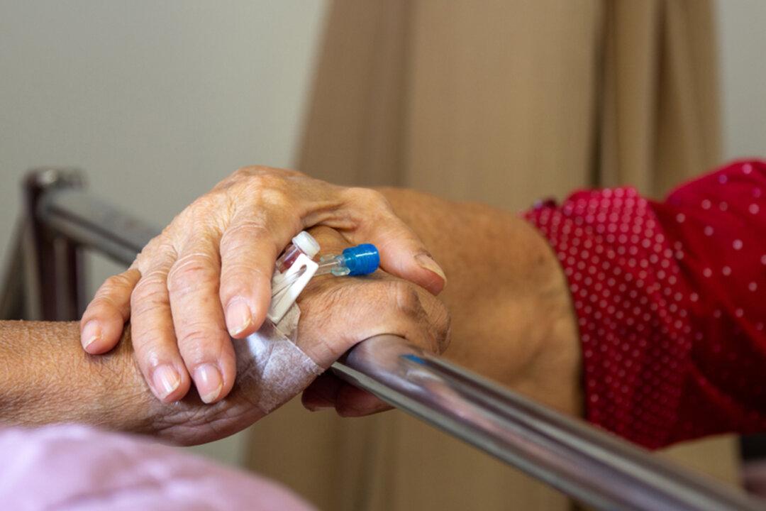 ‘Now That’s a Love Story’: 91-Year-Old Utah Couple Married 70 Years Die Just Hours Apart