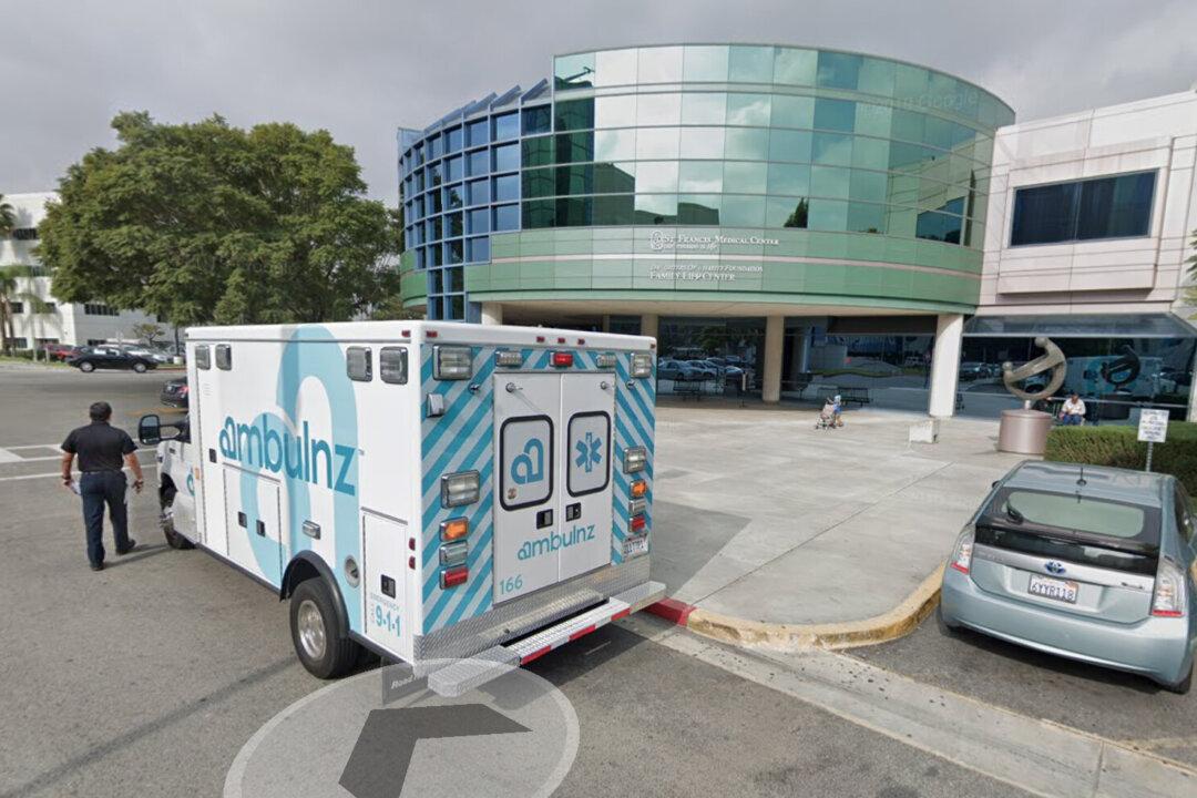 Activists Attempt to Enter Hospital Where Shot Deputies Were Taken, Shout Threats