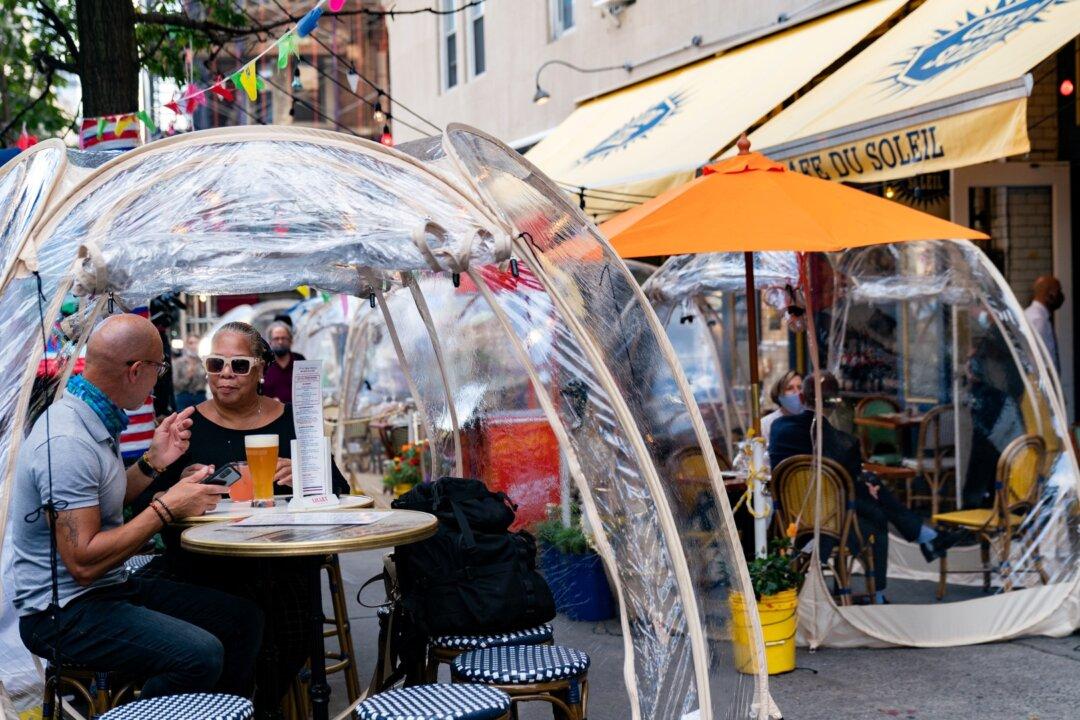 Space Bubbles Ease New York Restaurant Troubles
