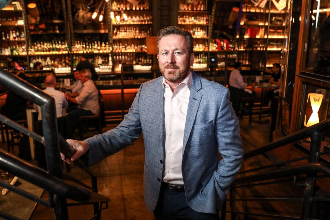 Restaurants Ready to Hire, but Government Payments Keep Workers Home