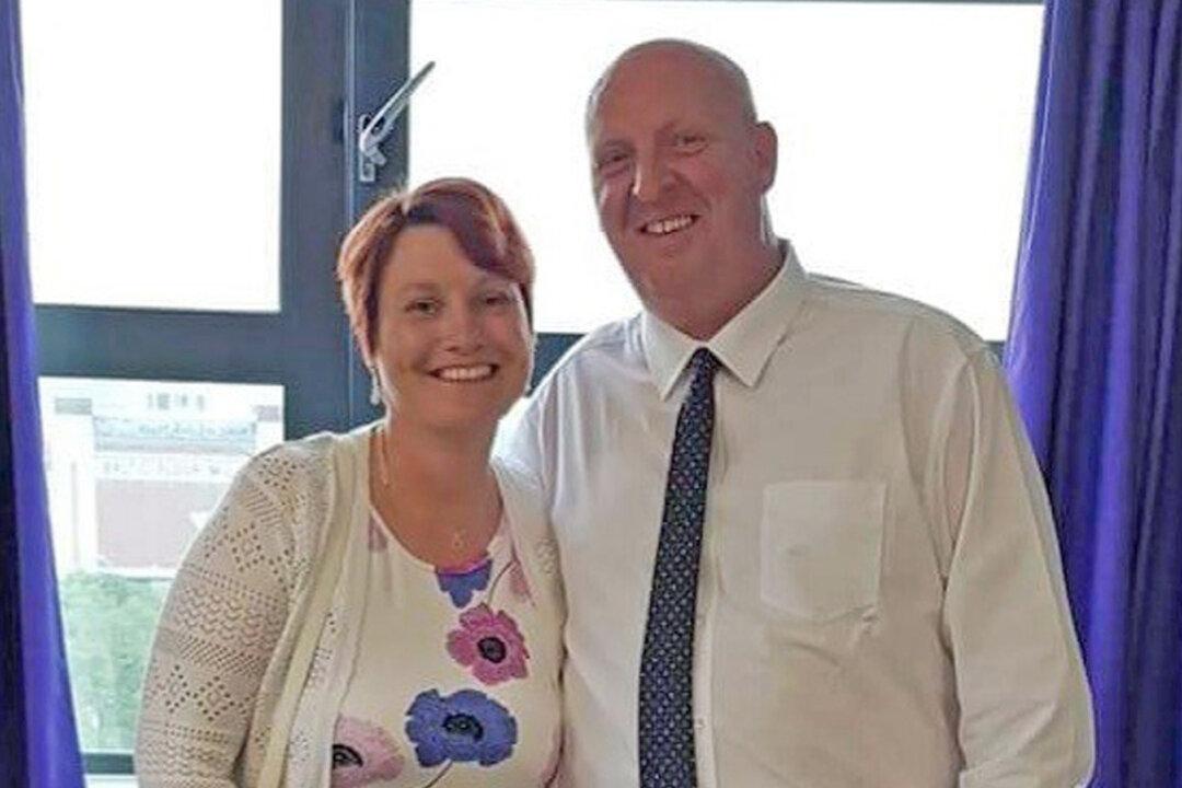 Teenage Sweethearts From 1994 Rekindle Their Love for Each Other, Marry 20 Years Later