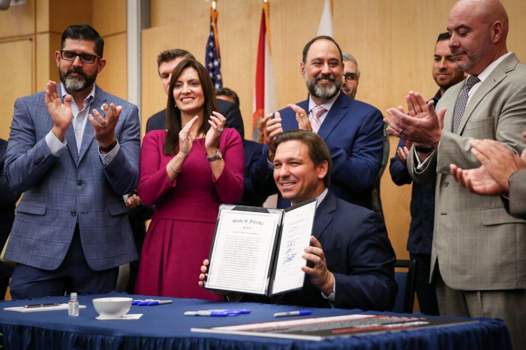 DeSantis Signs Bill to Stop Big Tech Censorship of Floridians