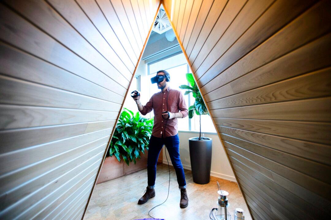 Virtual Reality Headsets Igniting Safety Concerns Over Radiation Levels