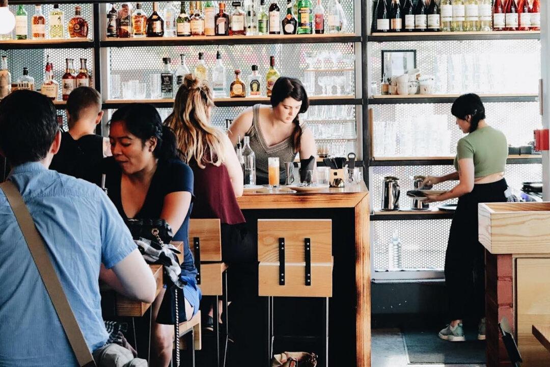 BC’s Minimum Wage Increase Will Lead to Labour Cuts, Higher Prices, Small Businesses Warn