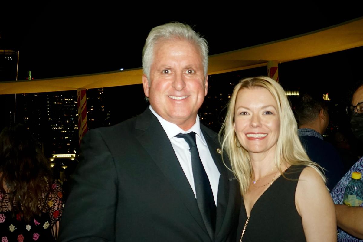 ‘Fascinating, Very Thought-Provoking’ Stories in Shen Yun Move Business Owner