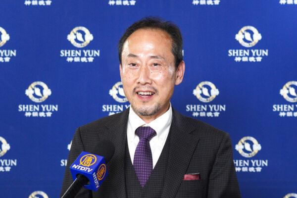 Mr. Baku ZinZyu, executive of Sumitomo Electric Industries, attends Shen Yun Performing Arts at the Hyogo Performing Arts Center in Nishinomiya, Japan, on the evening of Jan. 8, 2023. (Annie Gong/The Epoch Times)