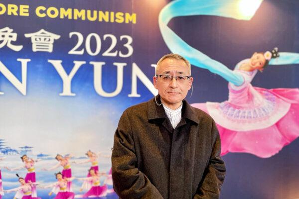 Mr. Hashimoto Yoshiyuki, president of a veterinary hospital, attends Shen Yun Performing Arts at the Hyogo Performing Arts Center in Nishinomiya, Japan, on Jan. 9, 2023. (Niu Bin/The Epoch Times)