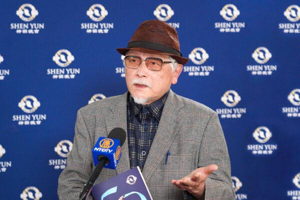 Mr. Uchu Taikan, a Chinese painter in Japan, attends Shen Yun Performing Arts at the Kawaguchi Comprehensive Cultural Center Lilia in Kawaguchi, Japan, on Jan. 17, 2023. (Annie Gong/The Epoch Times)